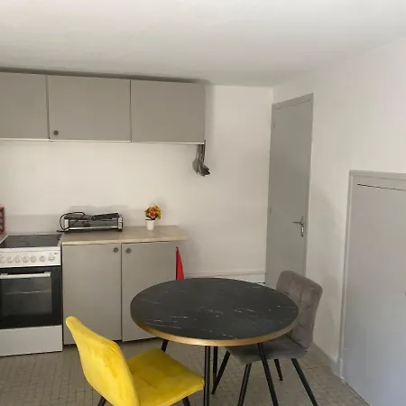 Exotik 게스트하우스 *